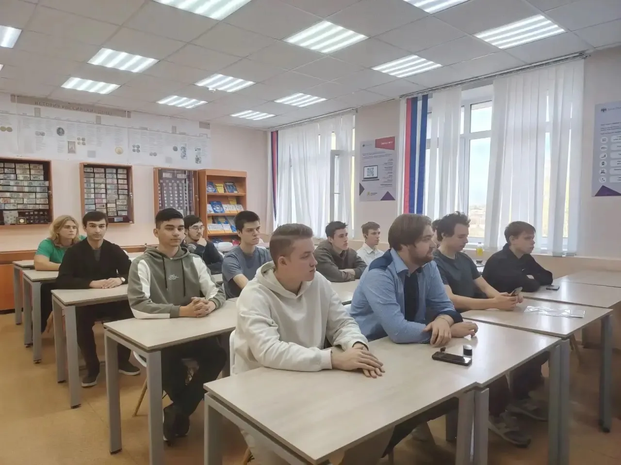 🏛️ В Институте экономики и управления прошла встреча со студентами, имеющими академиче...