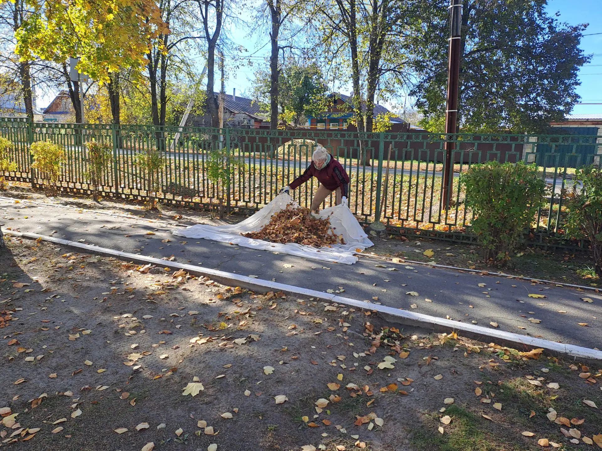 🌿 Уборка территории в детском саду "Радуга" г. Сурска! 🍂