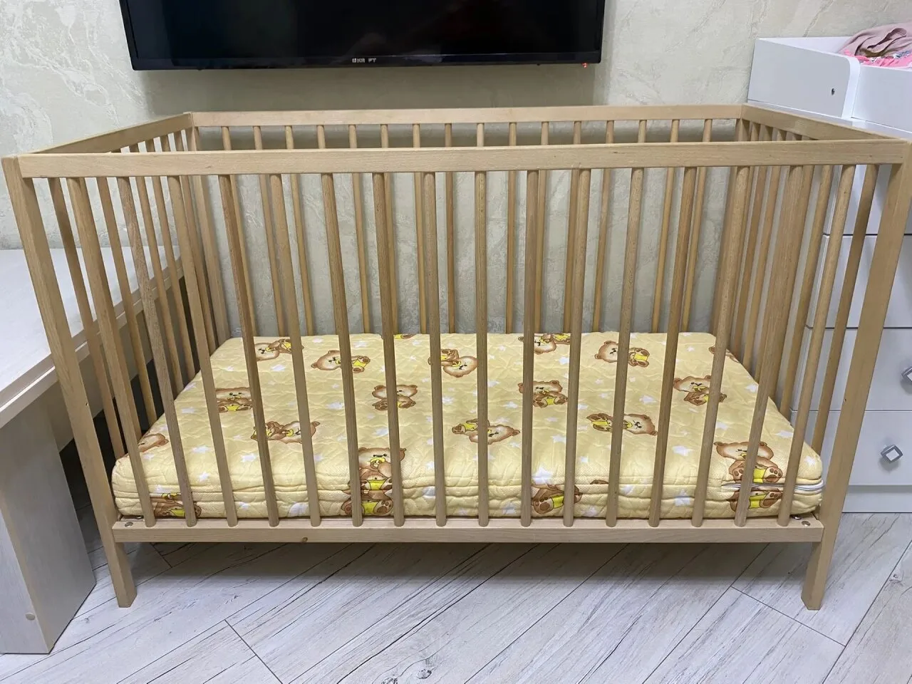 Продам кроватку б/у в хорошем состоянии 2000 руб. 89184191939