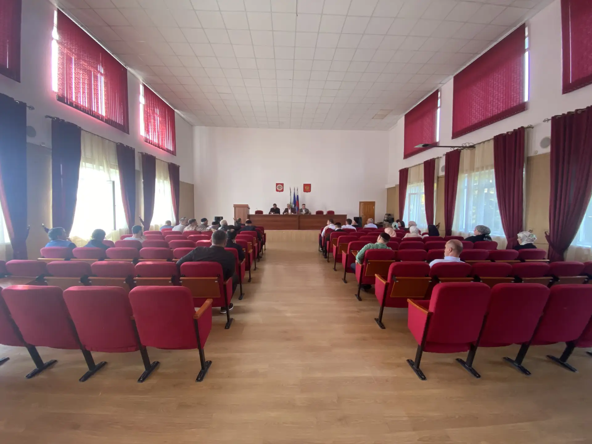 В здании администрации Малгобекского муниципального района состоялось рабочее совещание...