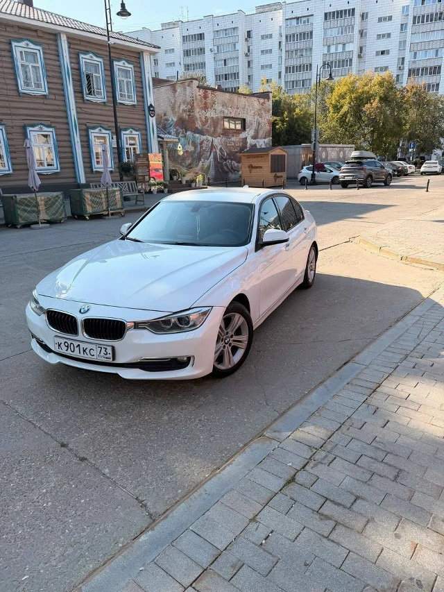 BMW F30