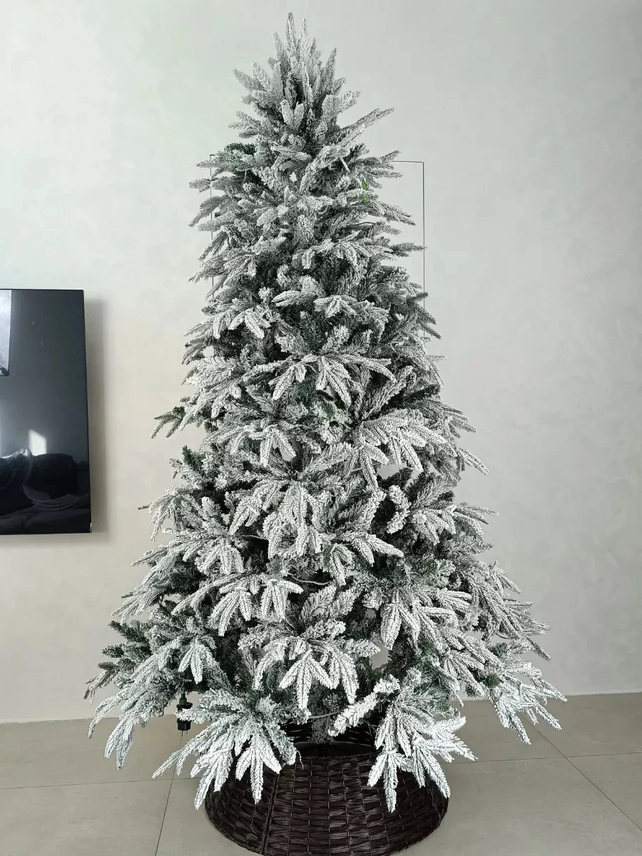 Продам ёлки новогодние и игрушки, личный склад, новое не БУ, все в заводских упаковках,...