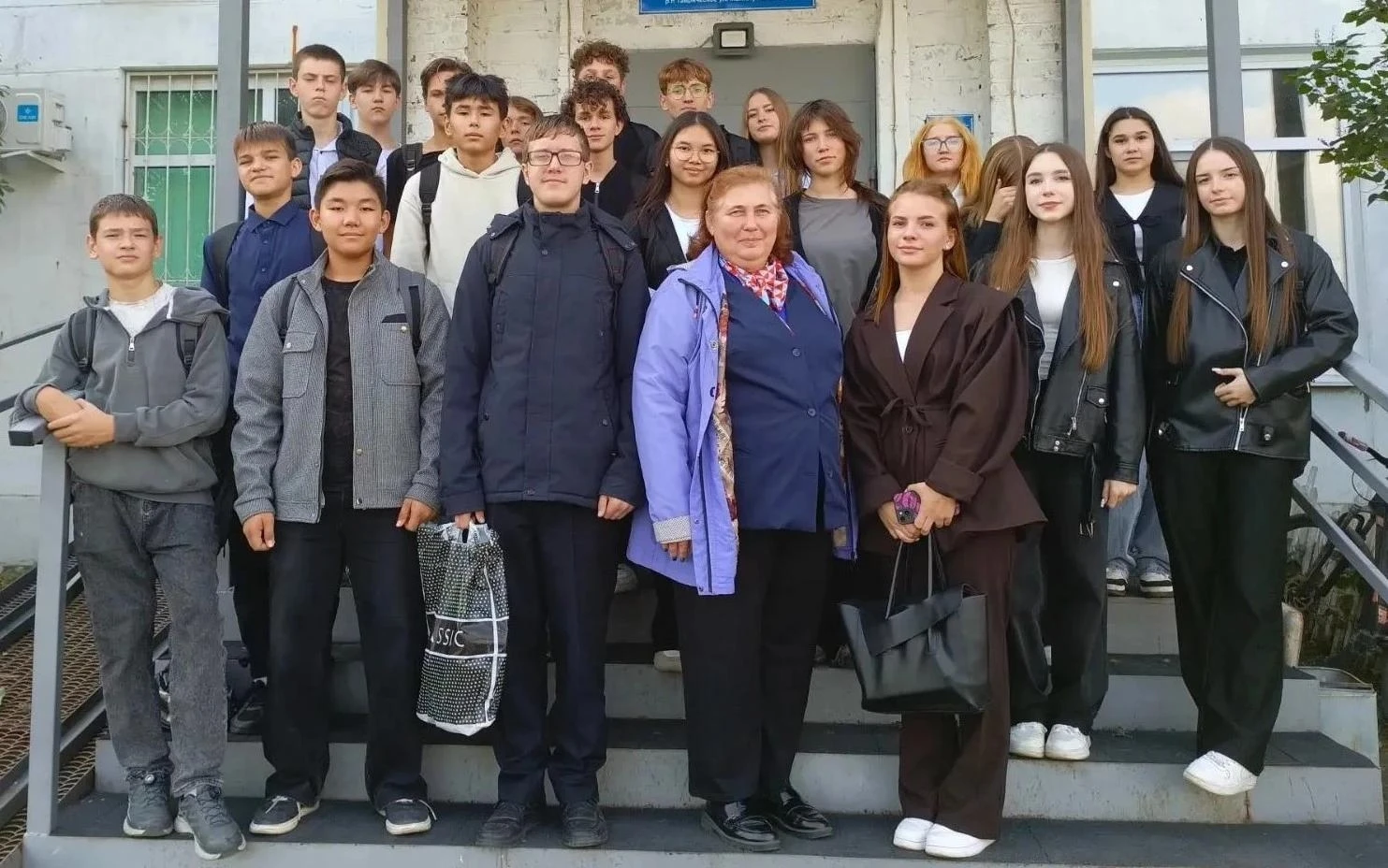 🎓 Ветеринары, судьи, железнодорожники: кем хотят стать омские школьники после «Недели ...