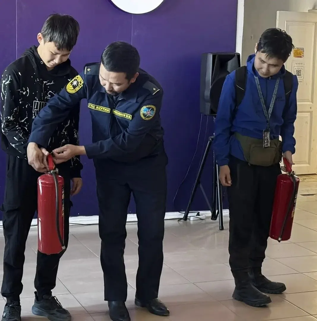 В  колледже цифровых технологий «Айтыын» провели беседу по пожарной безопасности
