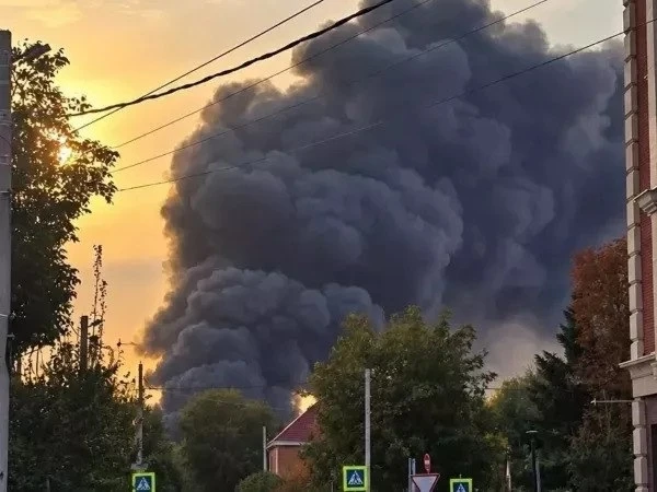❗️Жителям Ростовской области опасно находиться на улице после пожара в Аксае