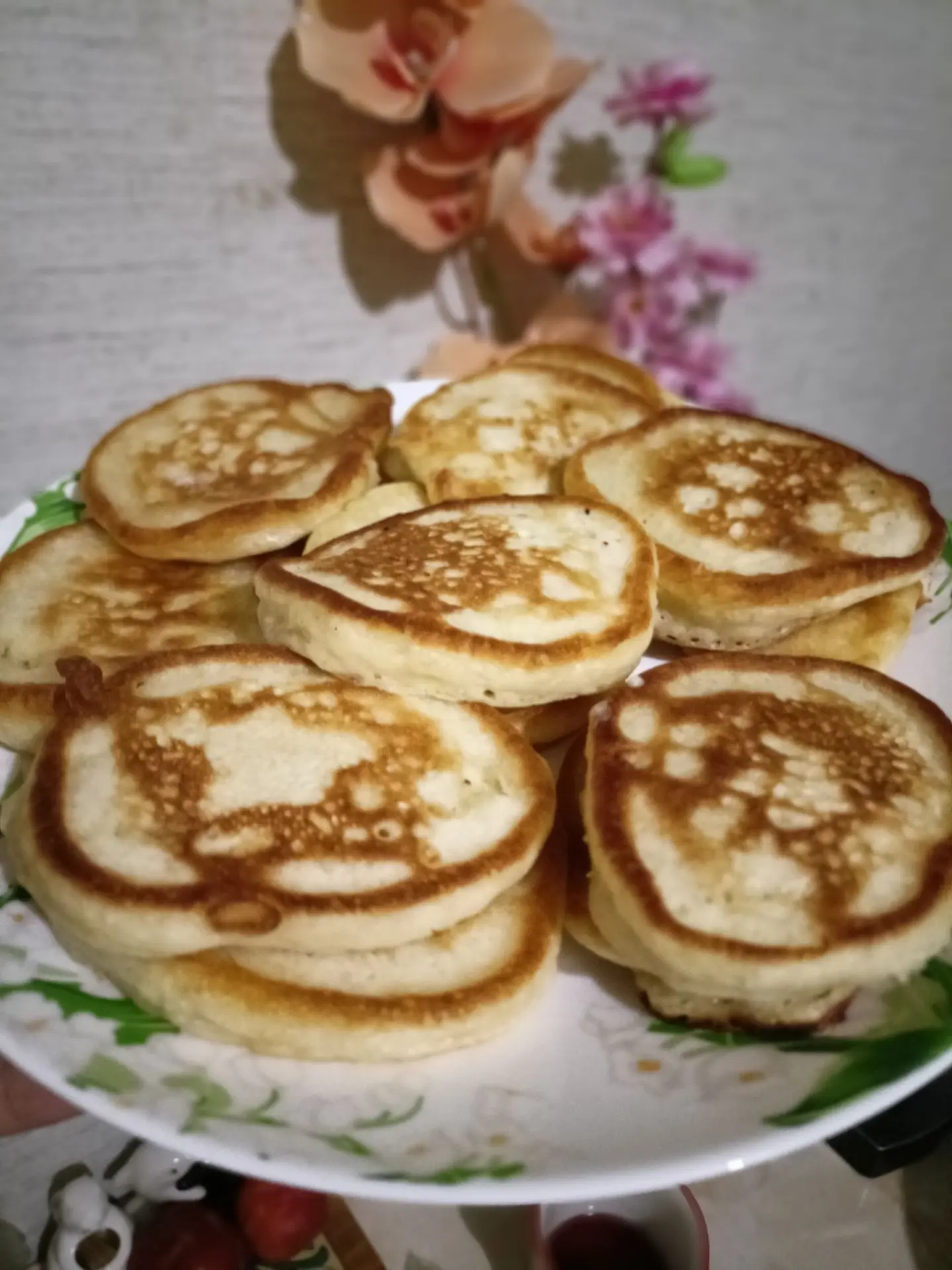 Сегодня на завтрак вкусные, нежные, воздушные, как пончики, оладушки!!!
