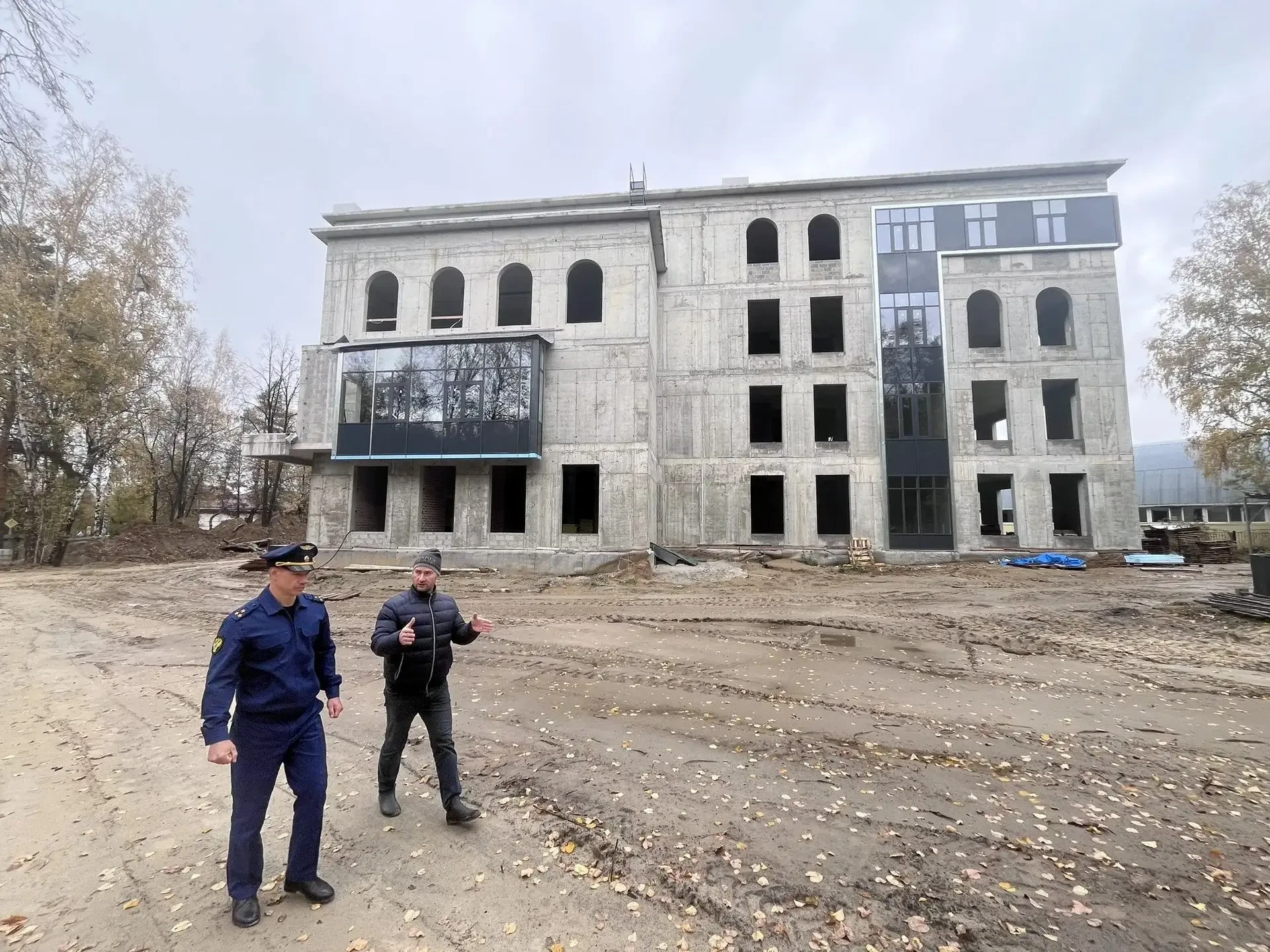 🏗️ В Тюмени проверили строительство детской школы искусств имени В.В. Знаменского