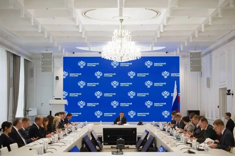 Минстрой обязал банки поддержать крупного застройщика