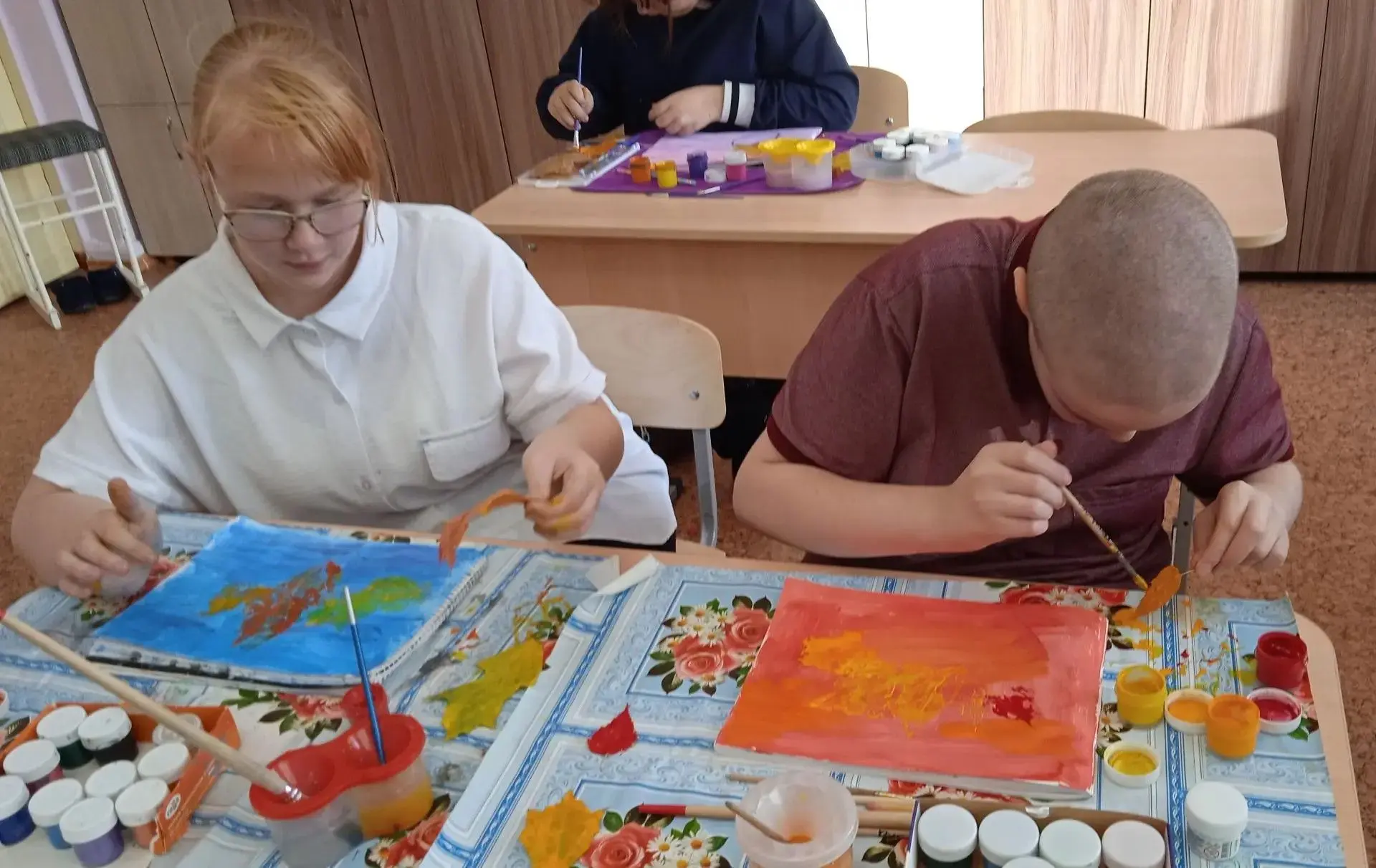 🎨 На занятии творческого объединения «Акварелька» (руководитель Тушина Н.Е.) царила на...