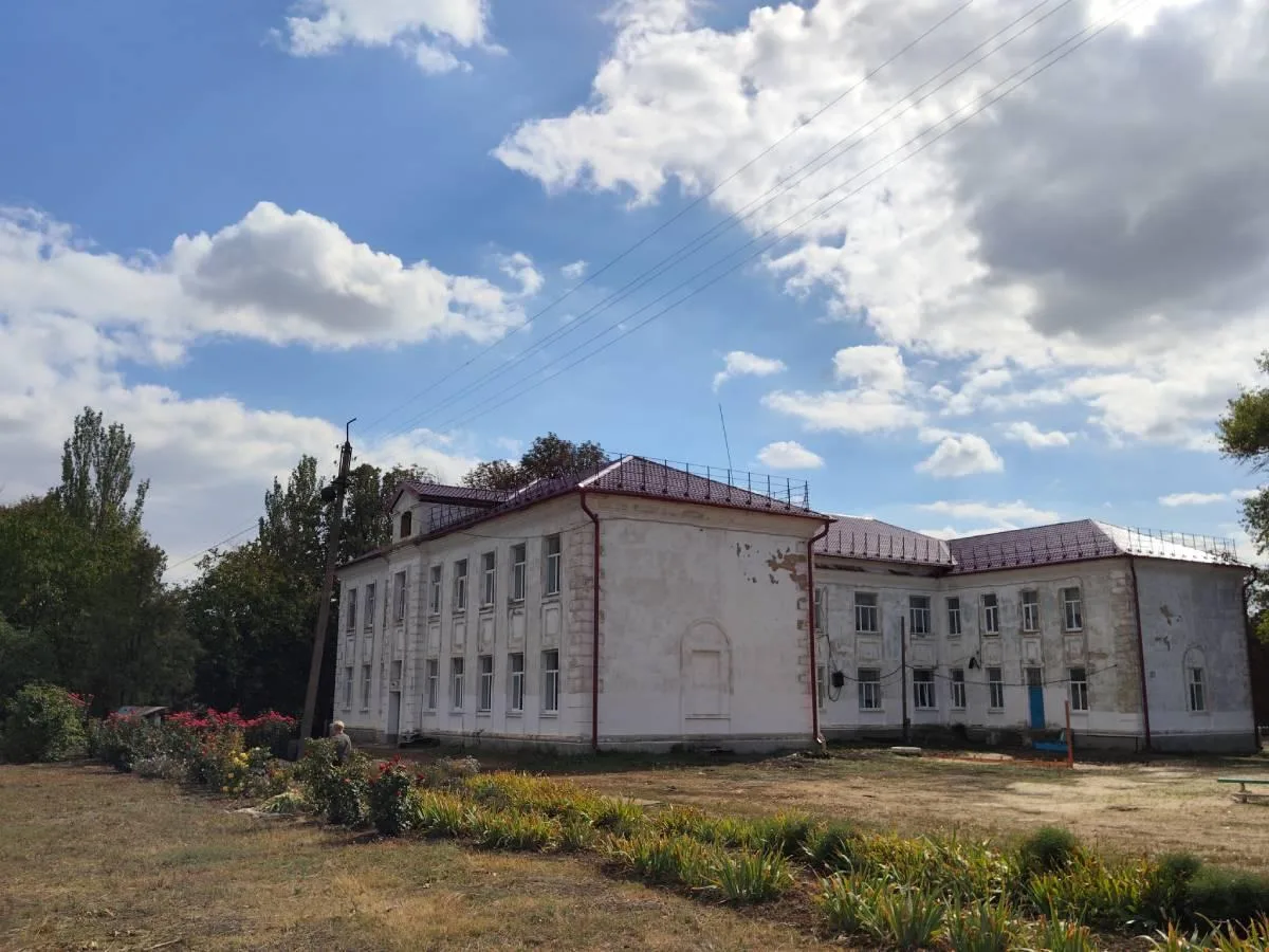 Амурская область завершила капремонт школы в посёлке Лисичье Амвросиевского округа
