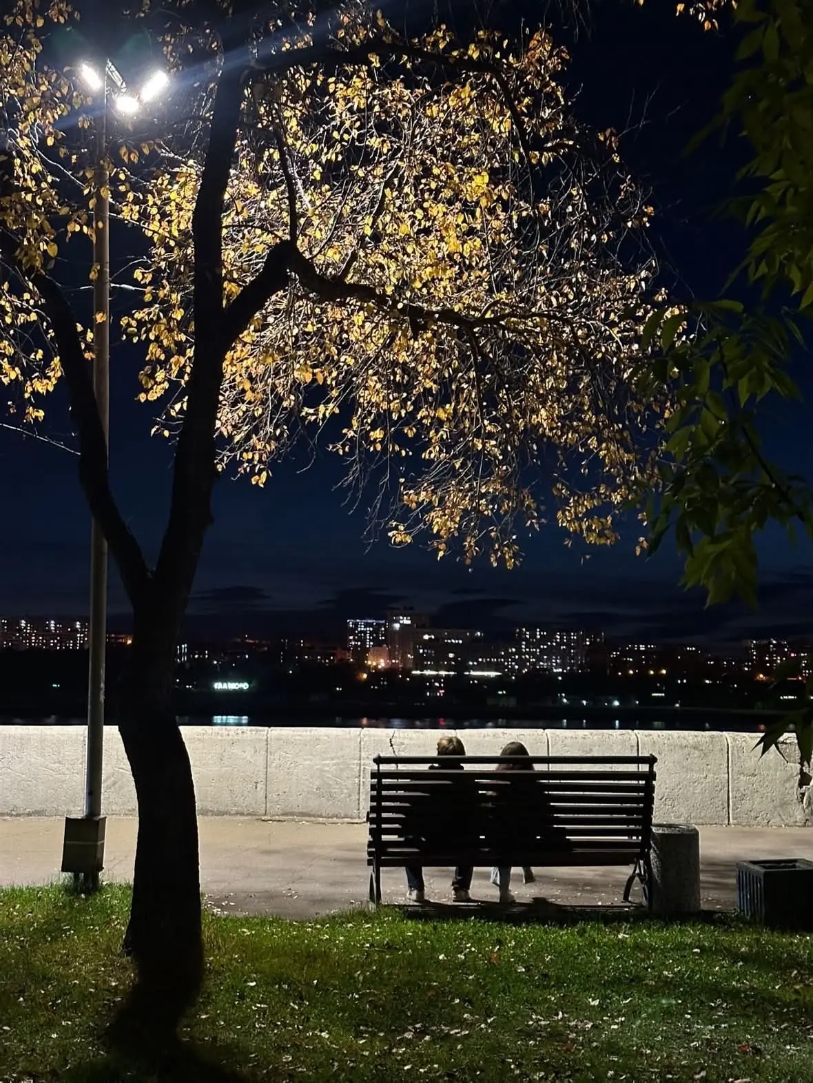Вечерняя атмосфера🌃🍂 Бульвар Гагарина