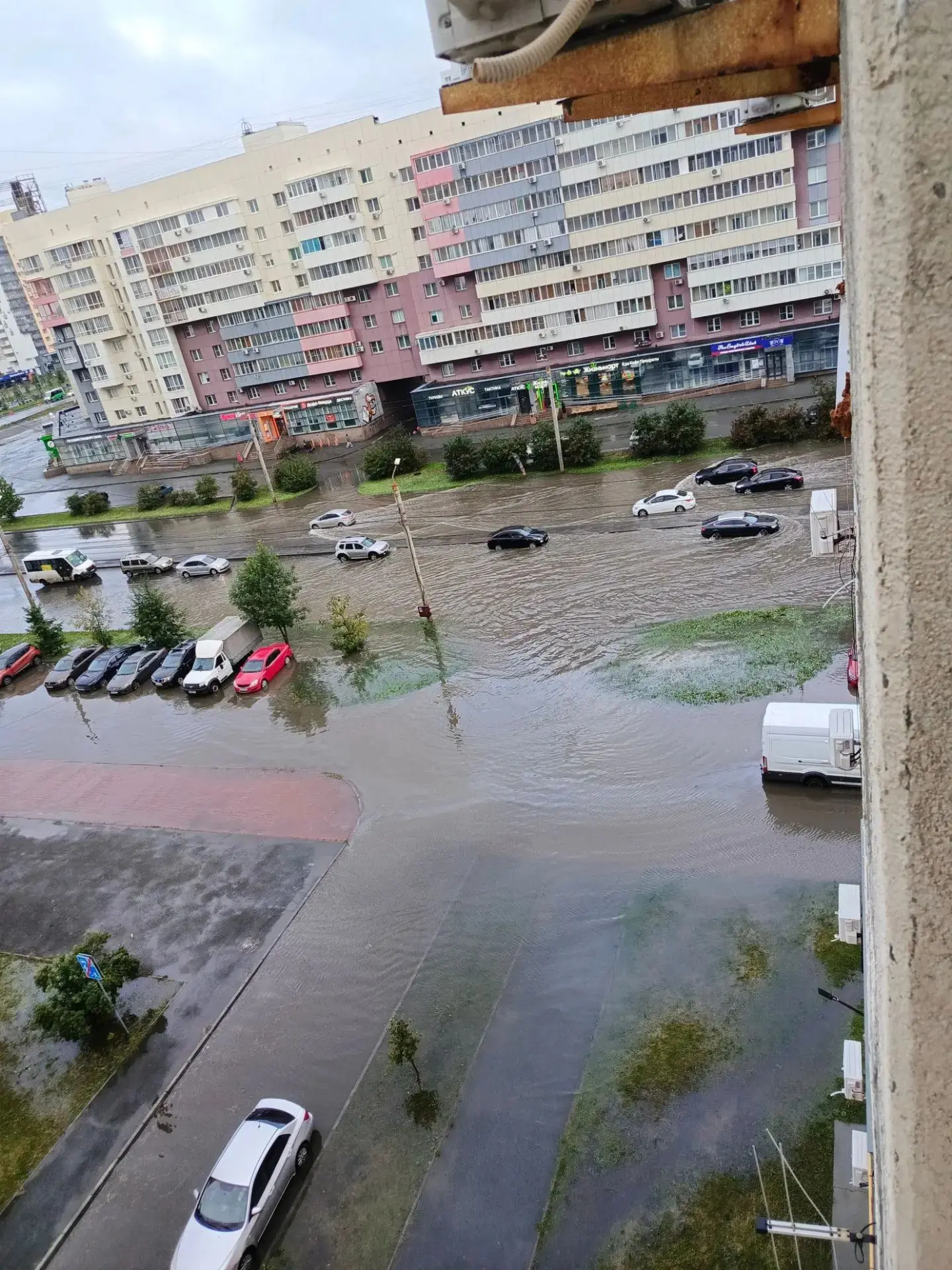 Последствия ночного дождя в Челябинске 😱
