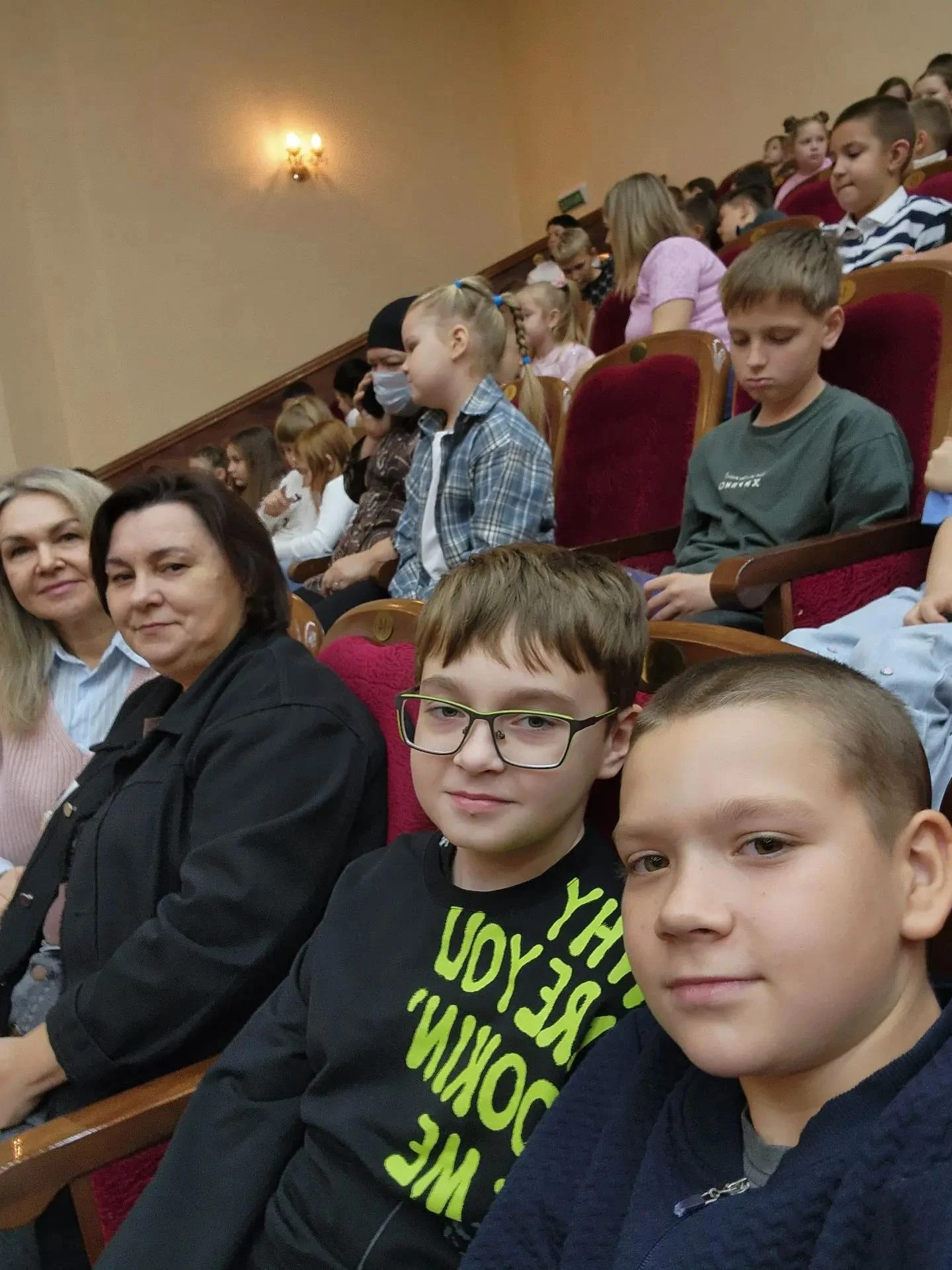 🏛 10 октября гимназисты 1-4 классов совместно с родителями посетили Бугурусланский дра...