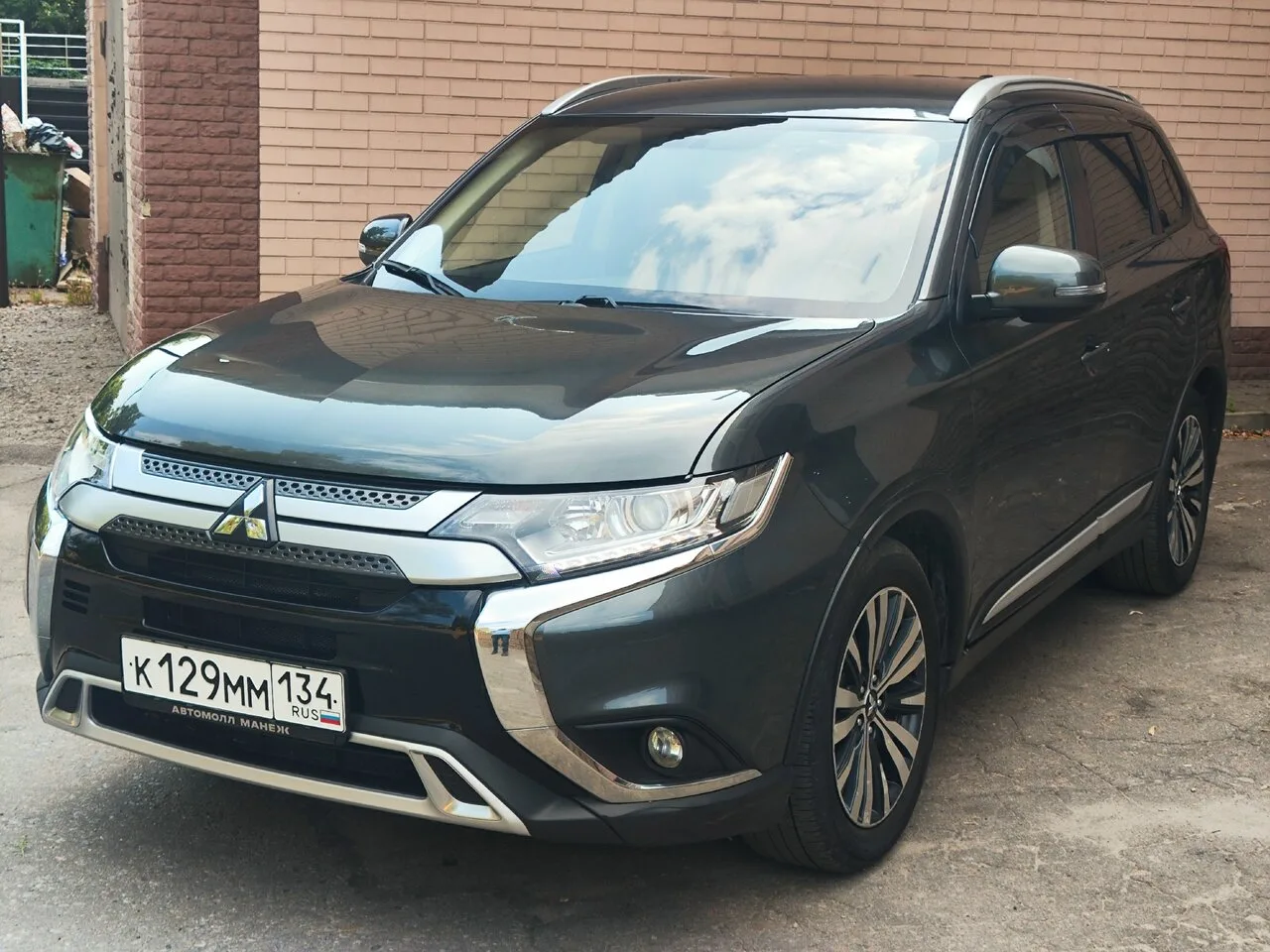Продам Mitsubishi Outlander 2.0 AT, 2021, 129 000 км, автомат, Волгоград