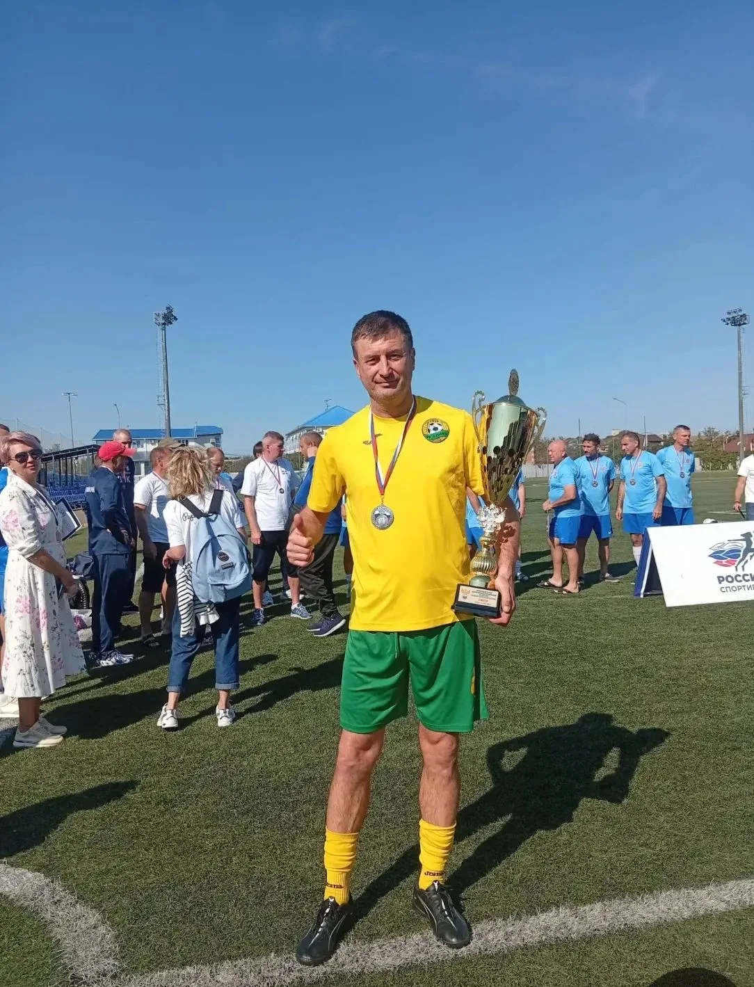 ⚽Тренер - преподаватель МБУ ДО ССШ по футболу "Виктория" Эрик Фаатович Ермаков в состав...