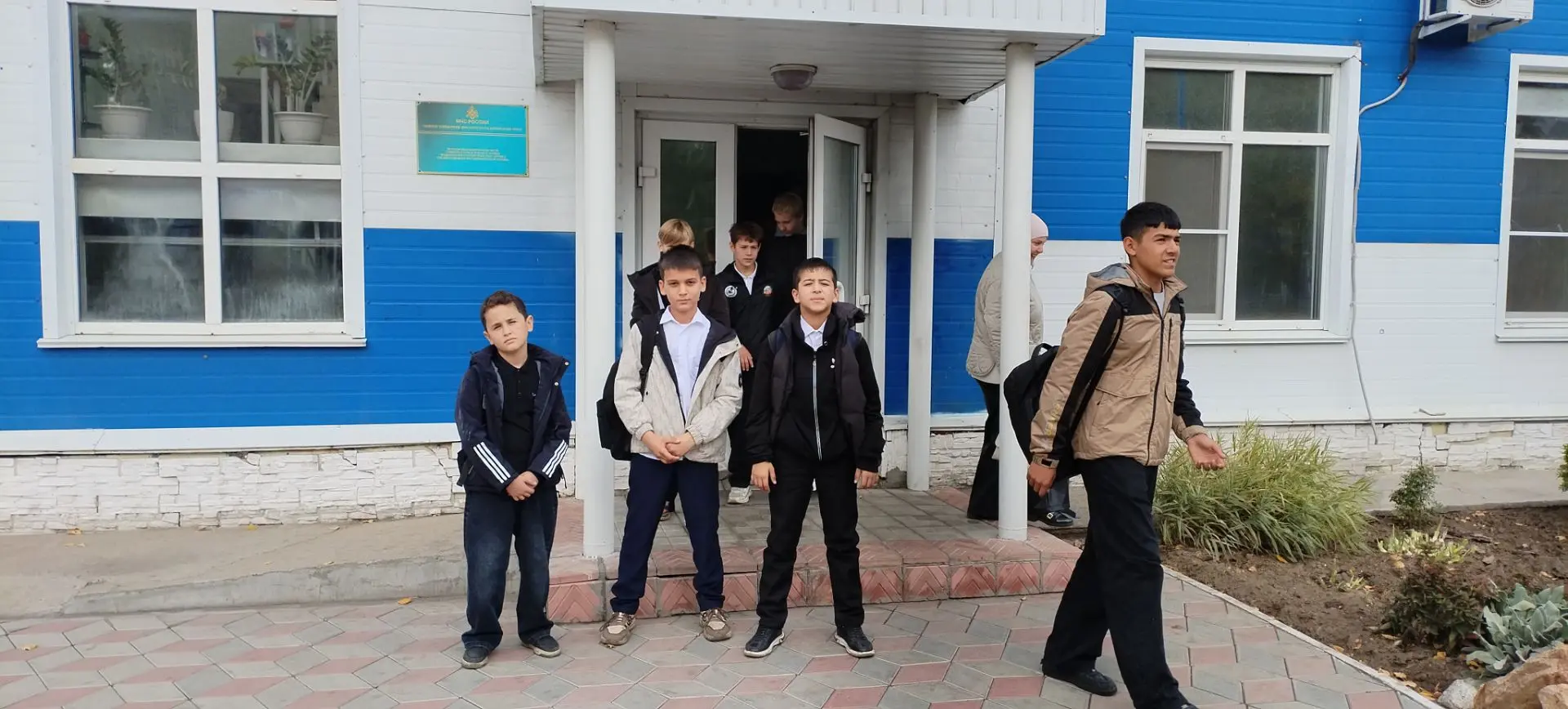 Экскурсия в пожарно‑спасательную часть: знакомимся с профессией спасателя