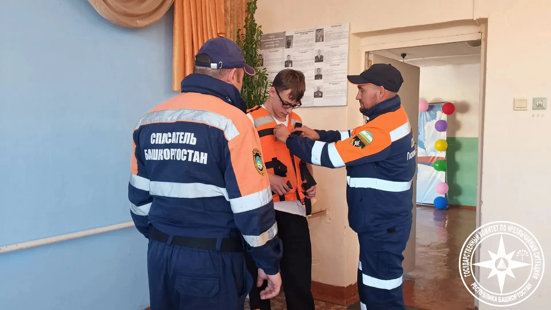 🛡️ Спасатели провели уроки ОБЖ в рамках «Месячника гражданской обороны»