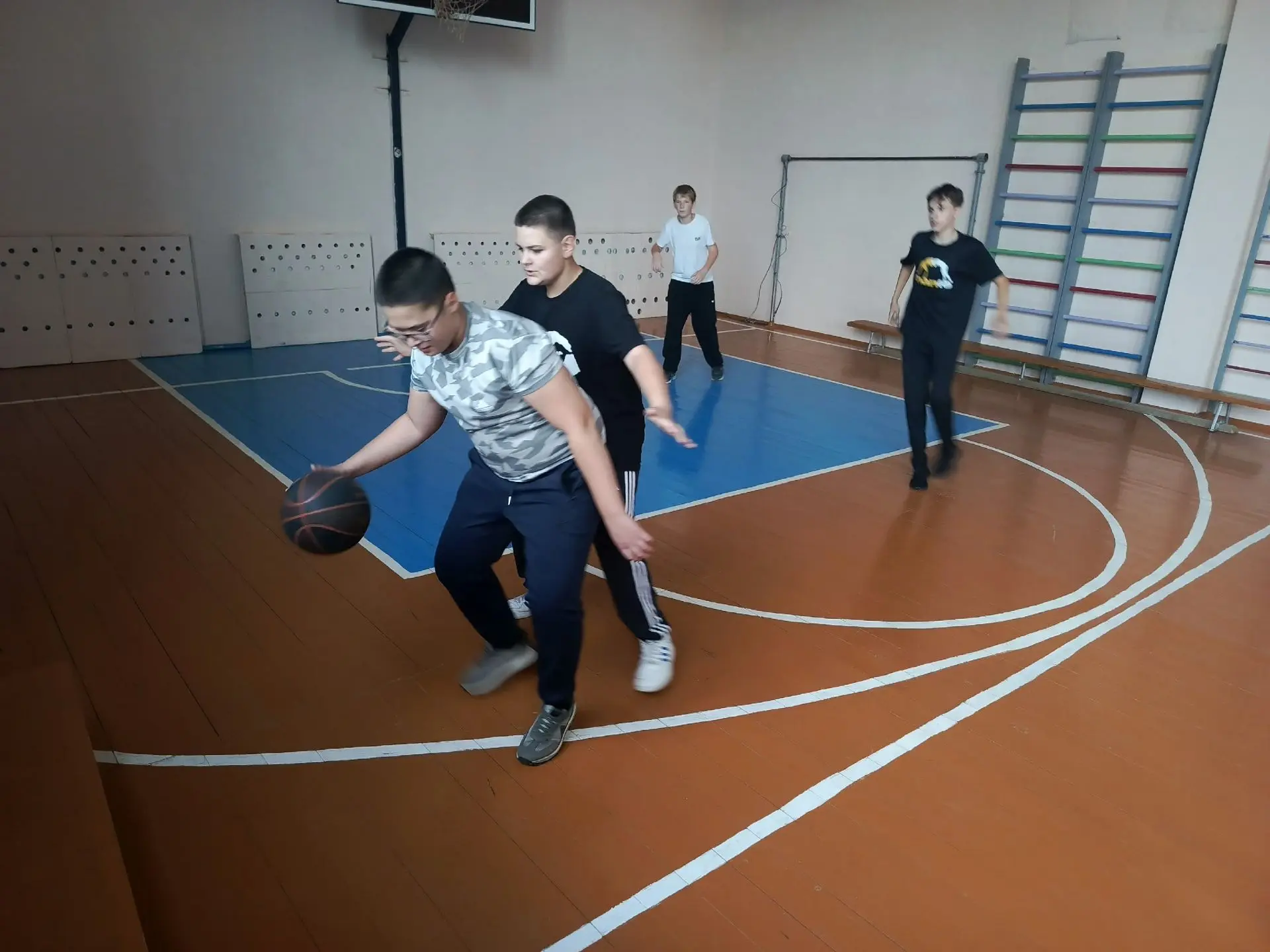 В рамках работы спортивного клуба "Юность" для юношей 5-9 классов прошла спортивная сек...