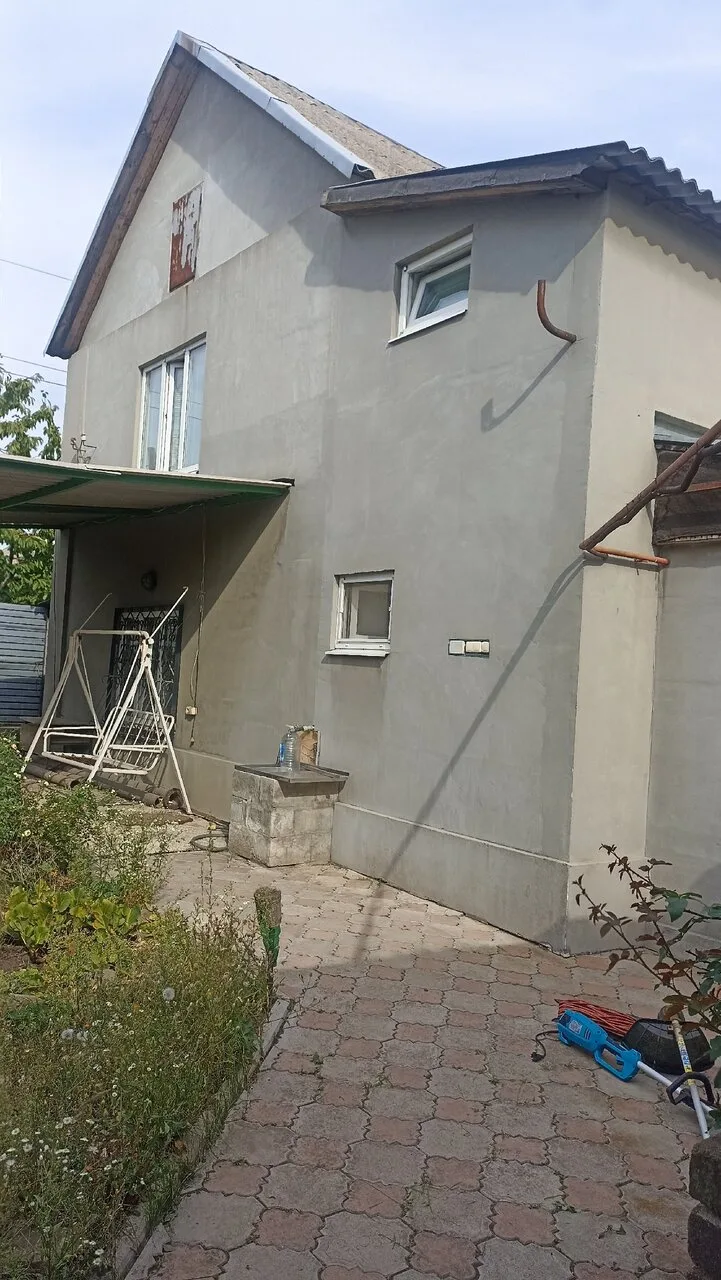 Продам два жилых дома на участке 6 соток в пос. Бажанова, Макеевка