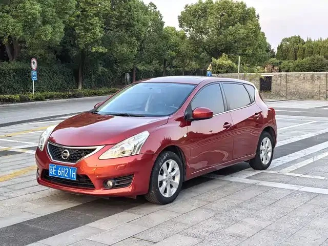 🚗 Nissan 2012