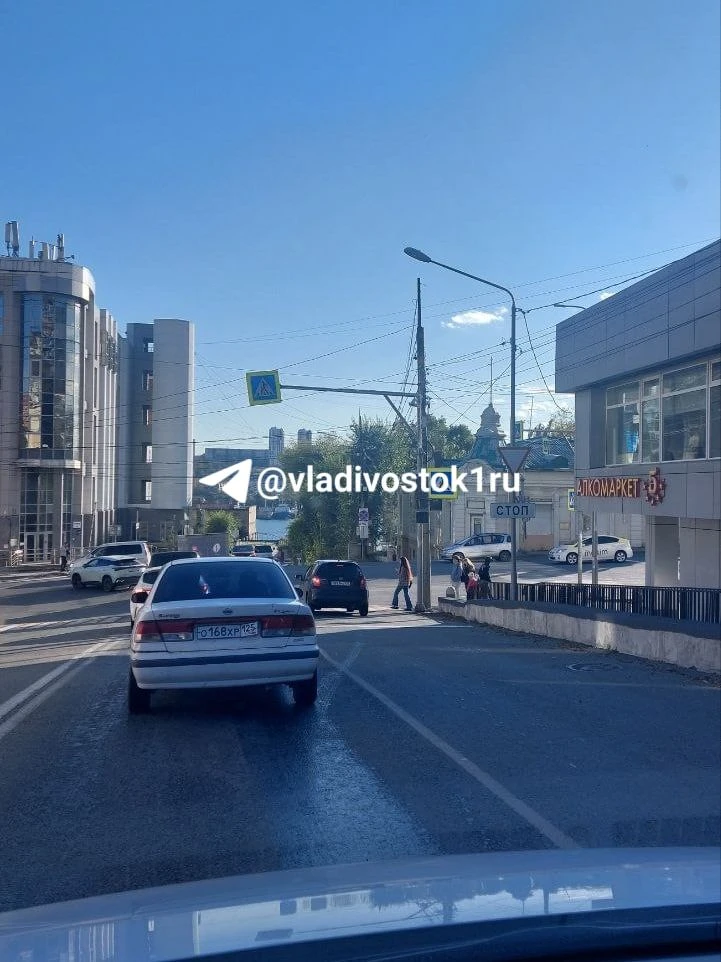 На перекрестке Шефнера и Авангарда не работают светофоры. Если едете там, имейте в виду.