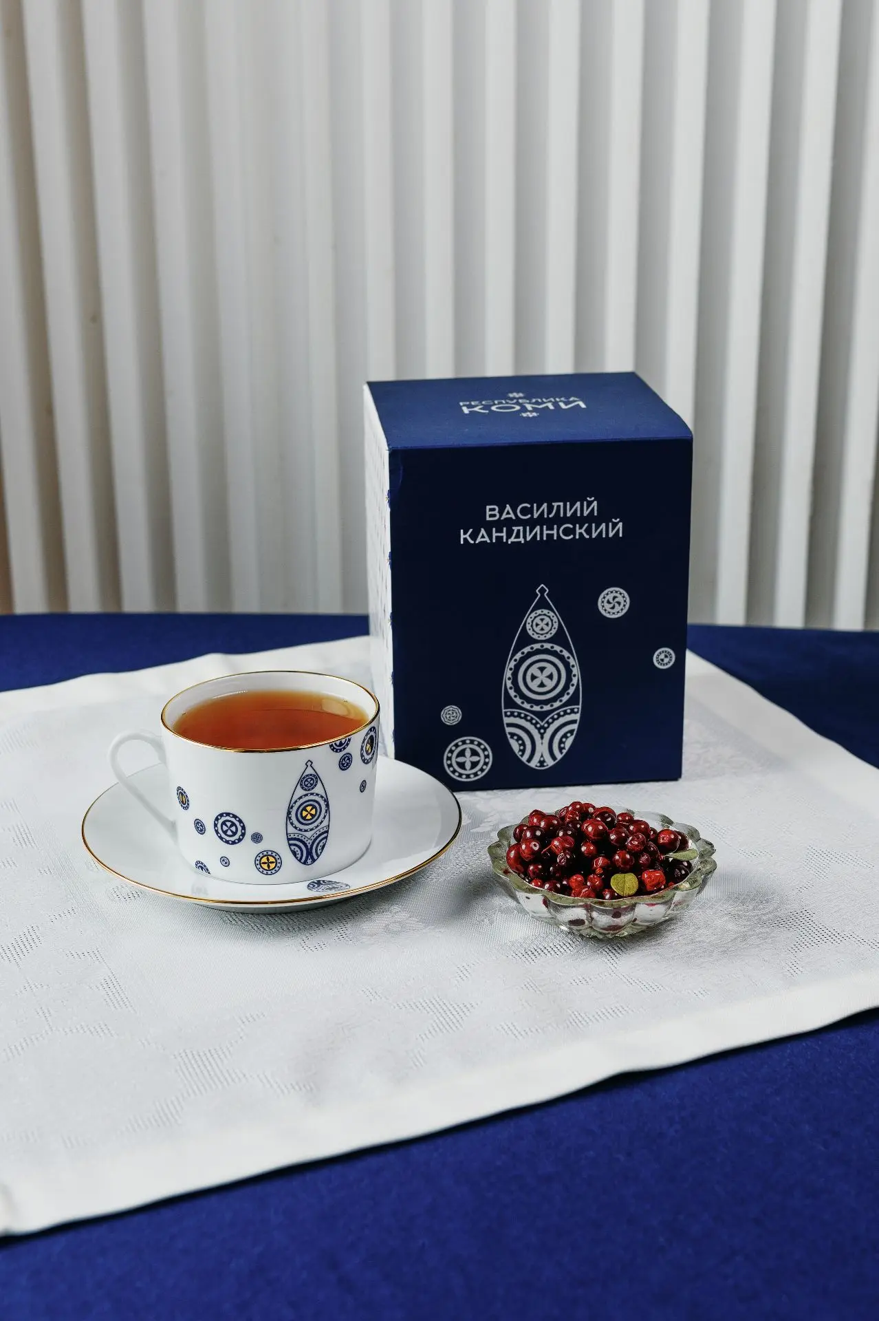 Коми узоры — теперь на императорском фарфоре