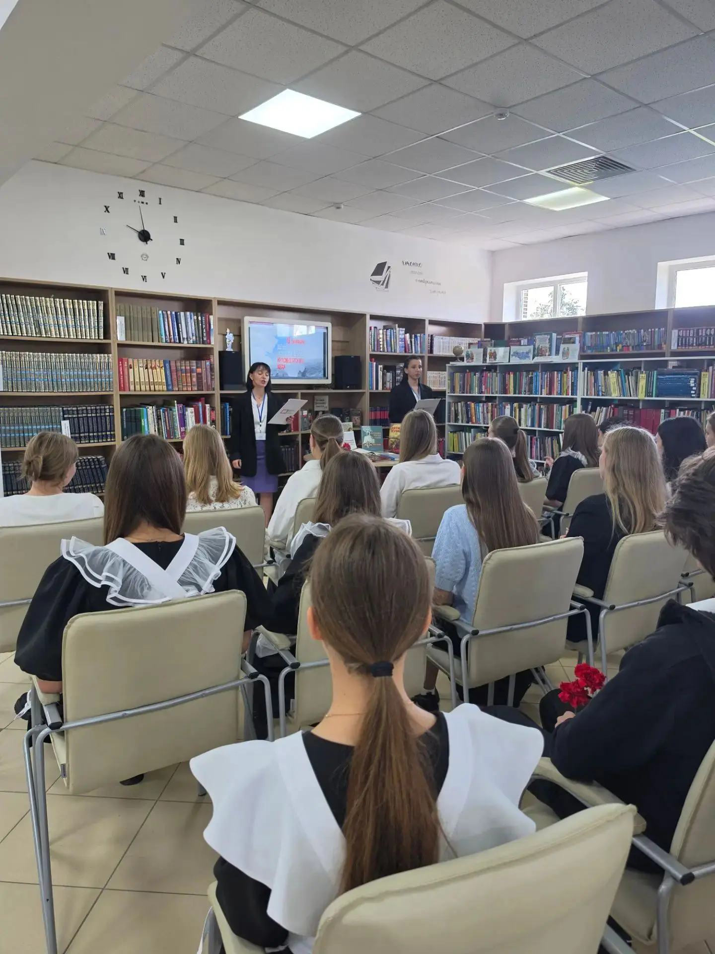 📚В Центральной районной библиотеке состоялся урок мужества под названием «Герои Кубани...