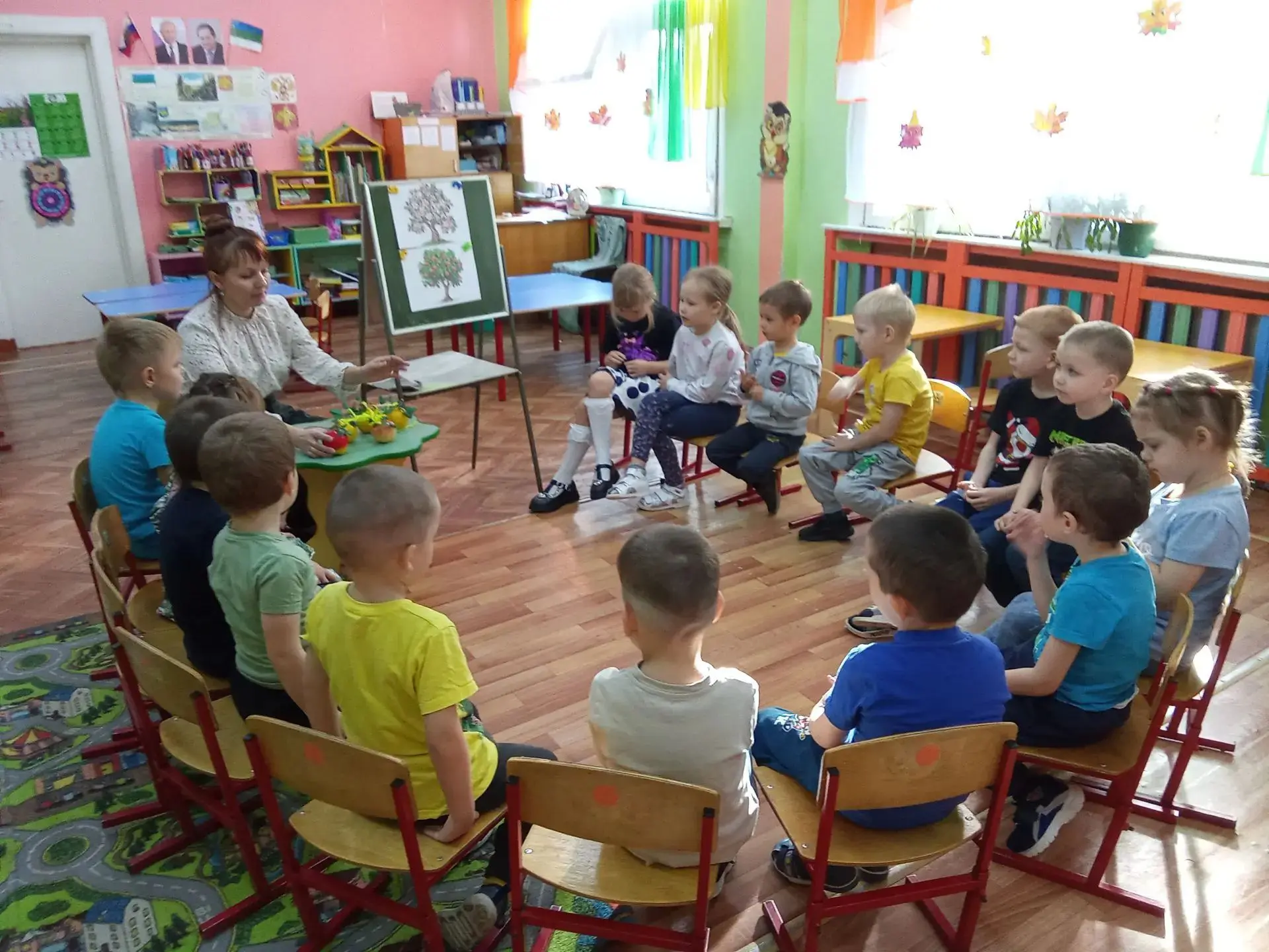 🍎 «Яблочный денек»: как мы помогали ёжику собирать урожай.