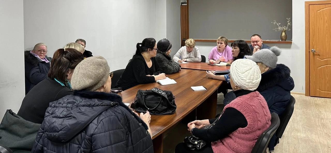 Может ли совет дома работать без председателя и кто тогда подписывает документы