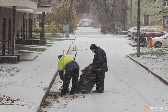 ❄️ Первый снег ещё не успел лечь, а мошенники уже продают уборку снега и снегоуборочную...