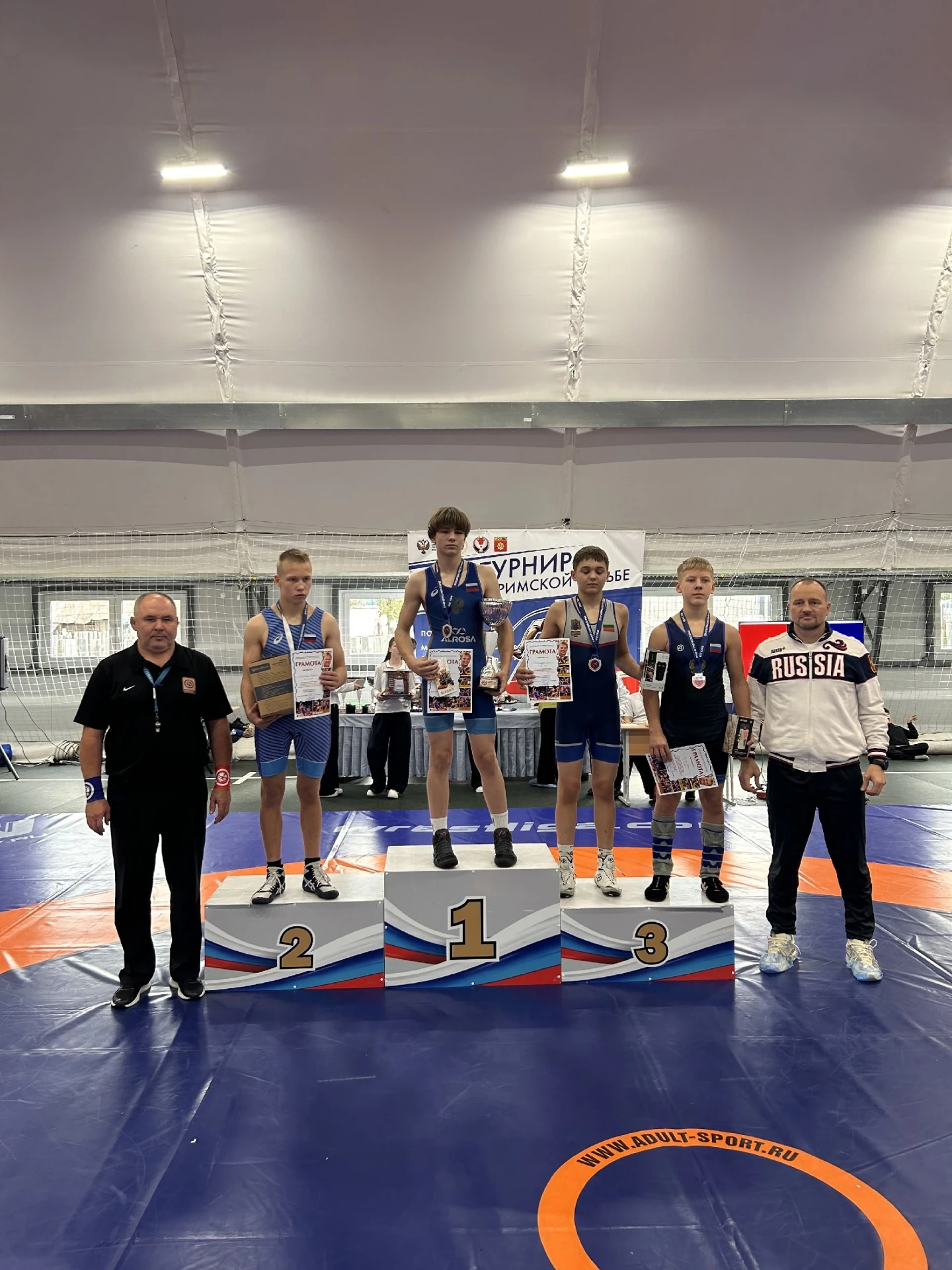 🤼‍♂️ Восемь медалей завоевали зеленодольские борцы в Можге!