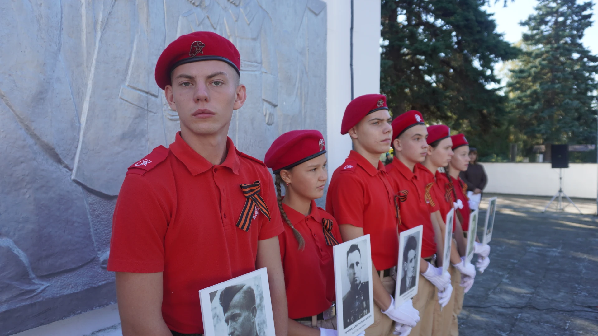 🎖 Юнармейцы Темрюкского района почтили память героев: 83‑я годовщина освобождения района