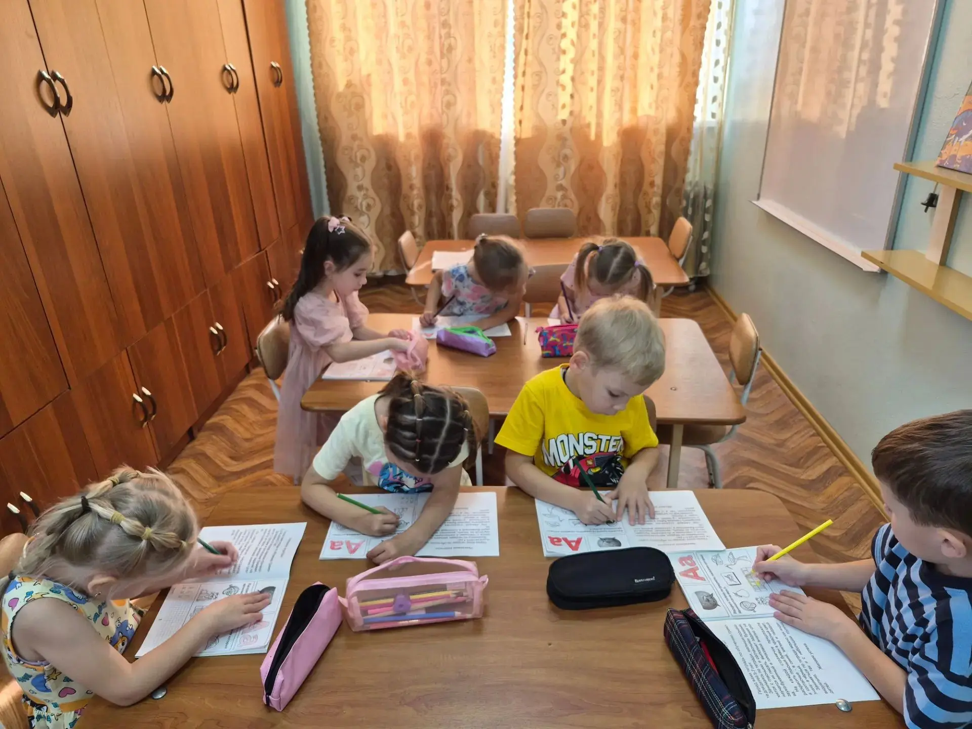 Занятие по  обучению грамоте в старшей логопедической группе. Дети познакомились со зву...