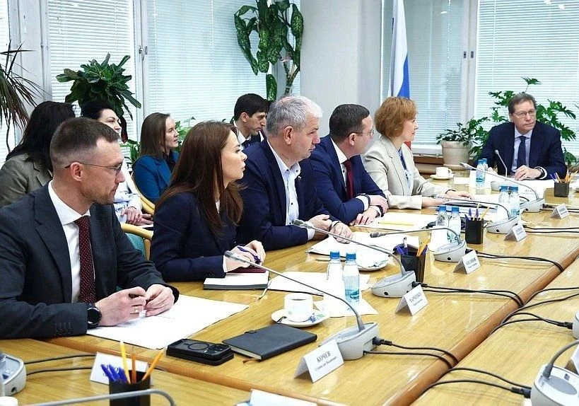 Депутат Госдумы предложил ввести на полёты в Арктику «плоские тарифы»