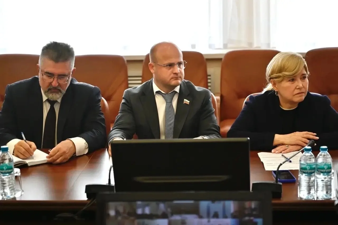 Председатель Тамбовской областной Думы Алексей Поздняков принял участие в оперативном с...