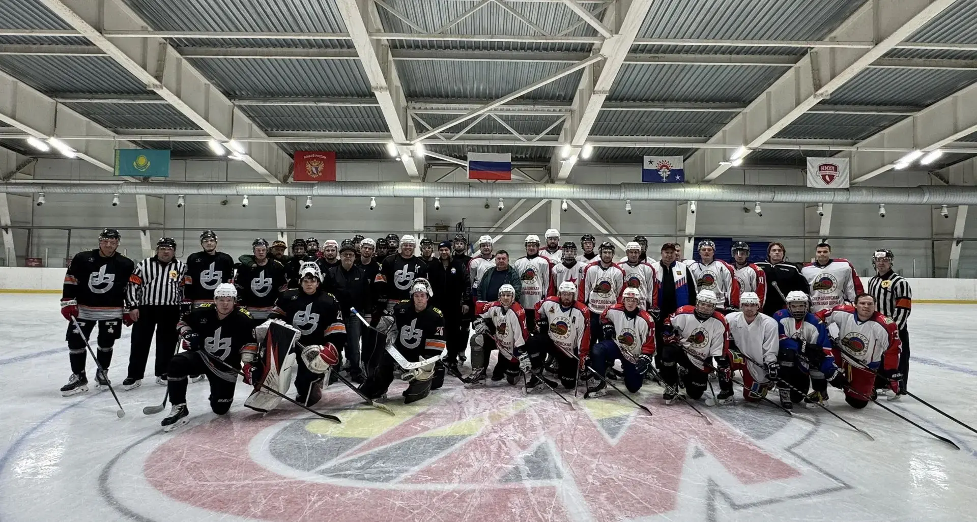 Сегодня на ледовой арене "Металлург" дан старт Открытому чемпионату Серовского муниципа...