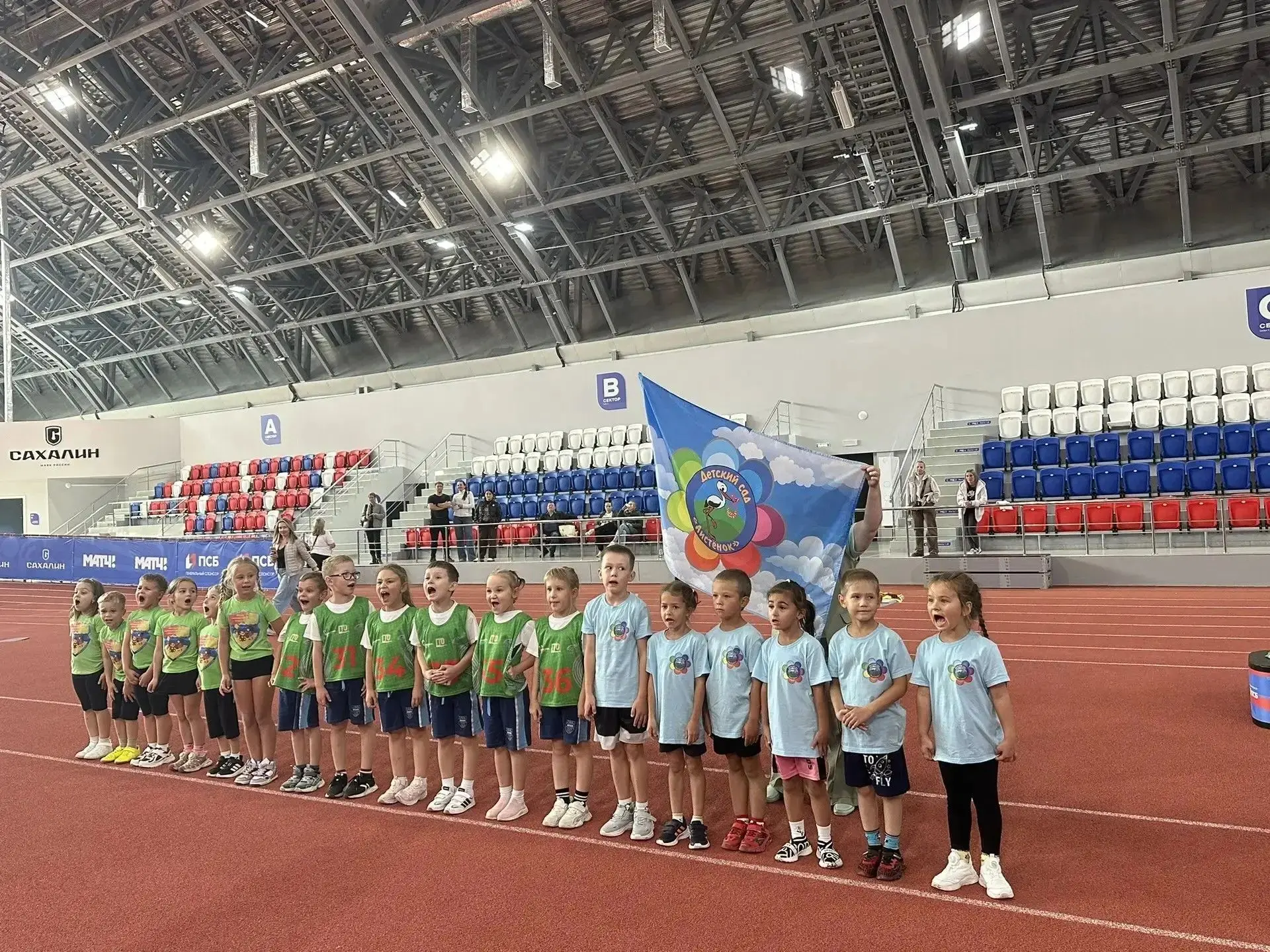За победу в первенстве по пятиборью поборолись 2⃣7⃣ команд южно-сахалинских дошкольников