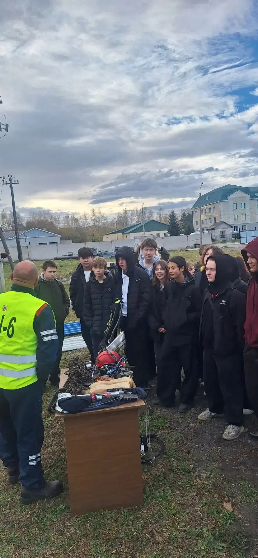 В рамках реализации профориентационных проекта "Билет в будущее" и курса внеурочных зан...