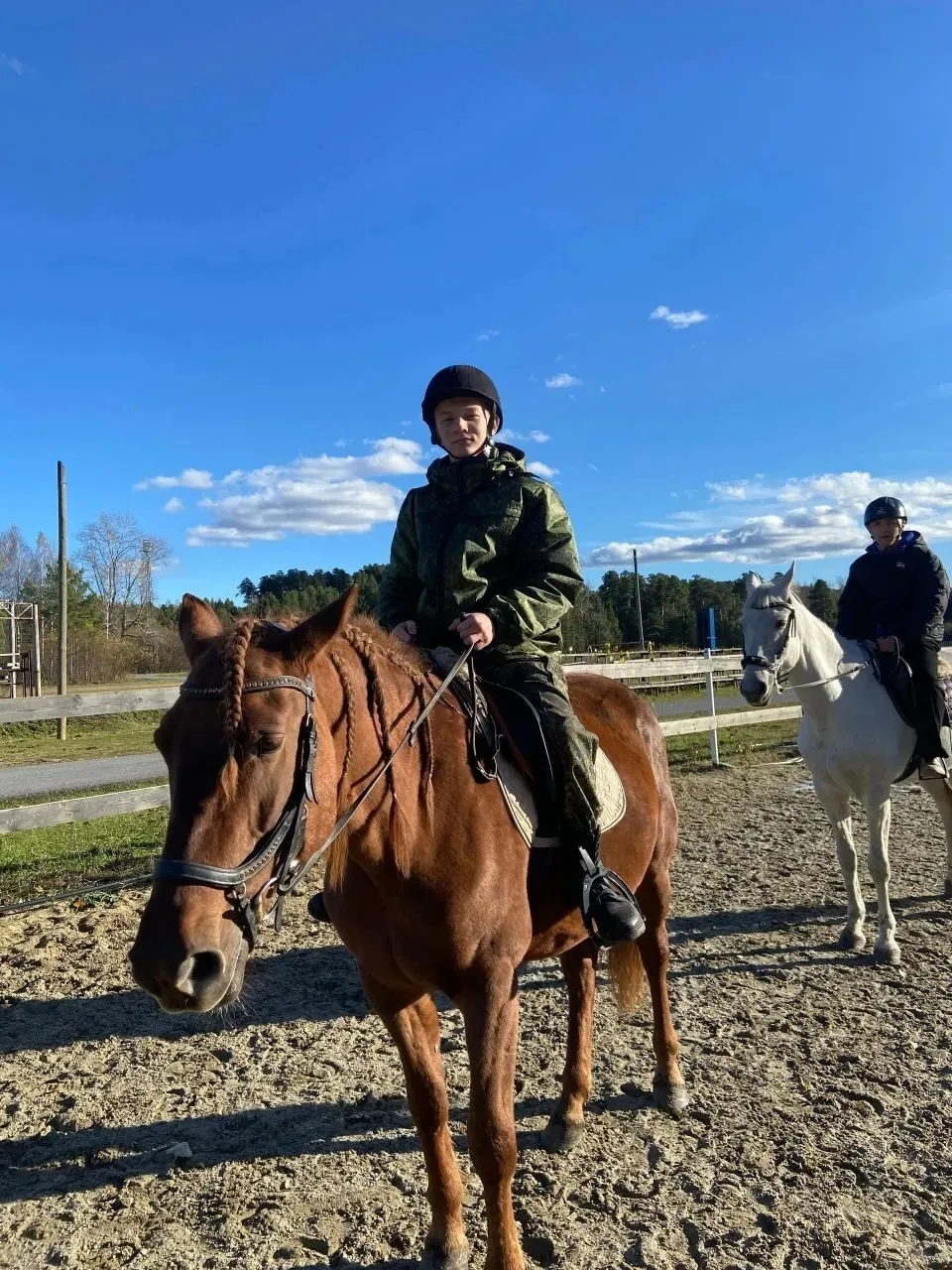 🐎Казаки Казачьего кадетскогг корпуса ЗлатИКа начали занятия по конной подготовке.
