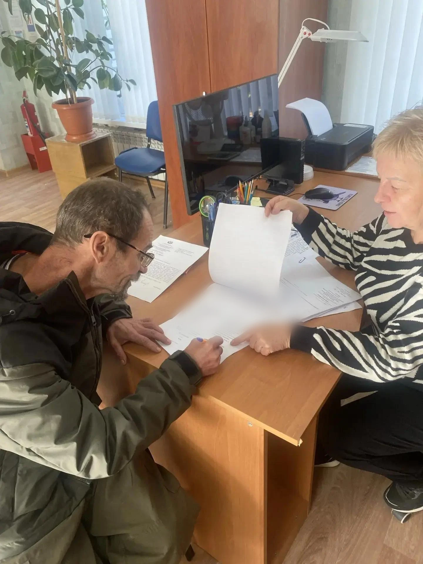 📝 Филиалом № 7 ГКУ ЛНР «РЦСЗН» в городе Первомайске заключен социальный контракт по ме...