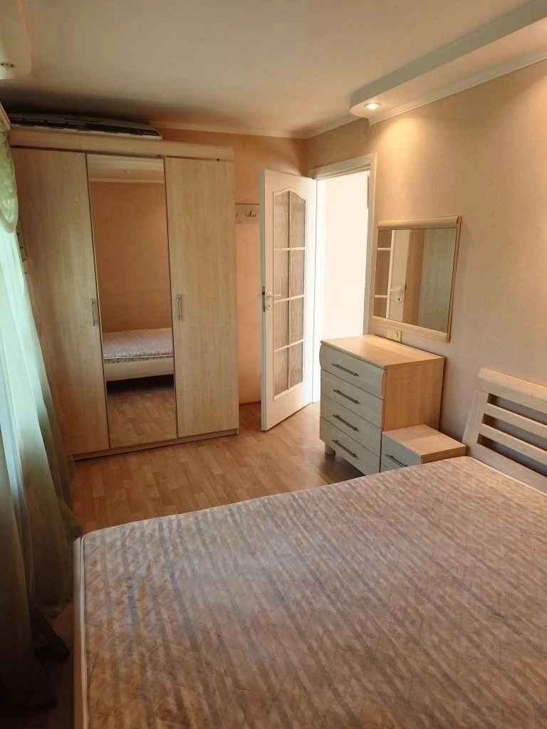 Продам 3-комнатную квартиру, 5/5 эт. в Горловке, пр. Победы, 156