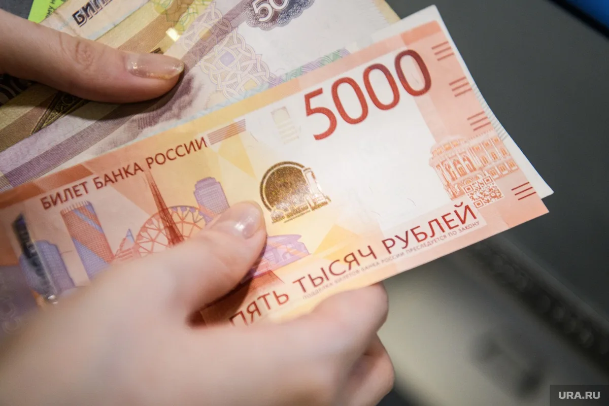 Успеть до декабря: кому и сколько нужно заплатить налога со вкладов