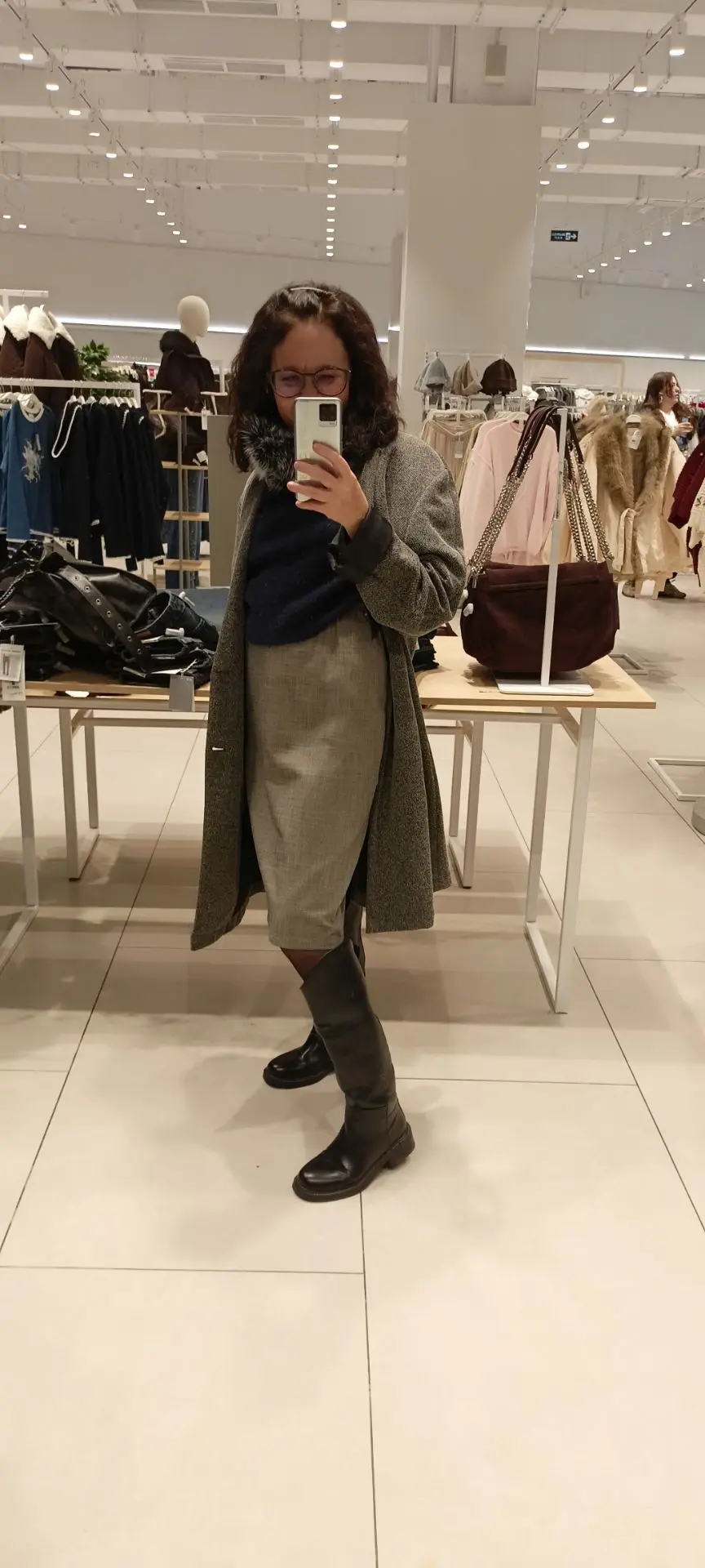 Когда приехала к любимому зеркалу в ТЦ Хорошо😂 🥰