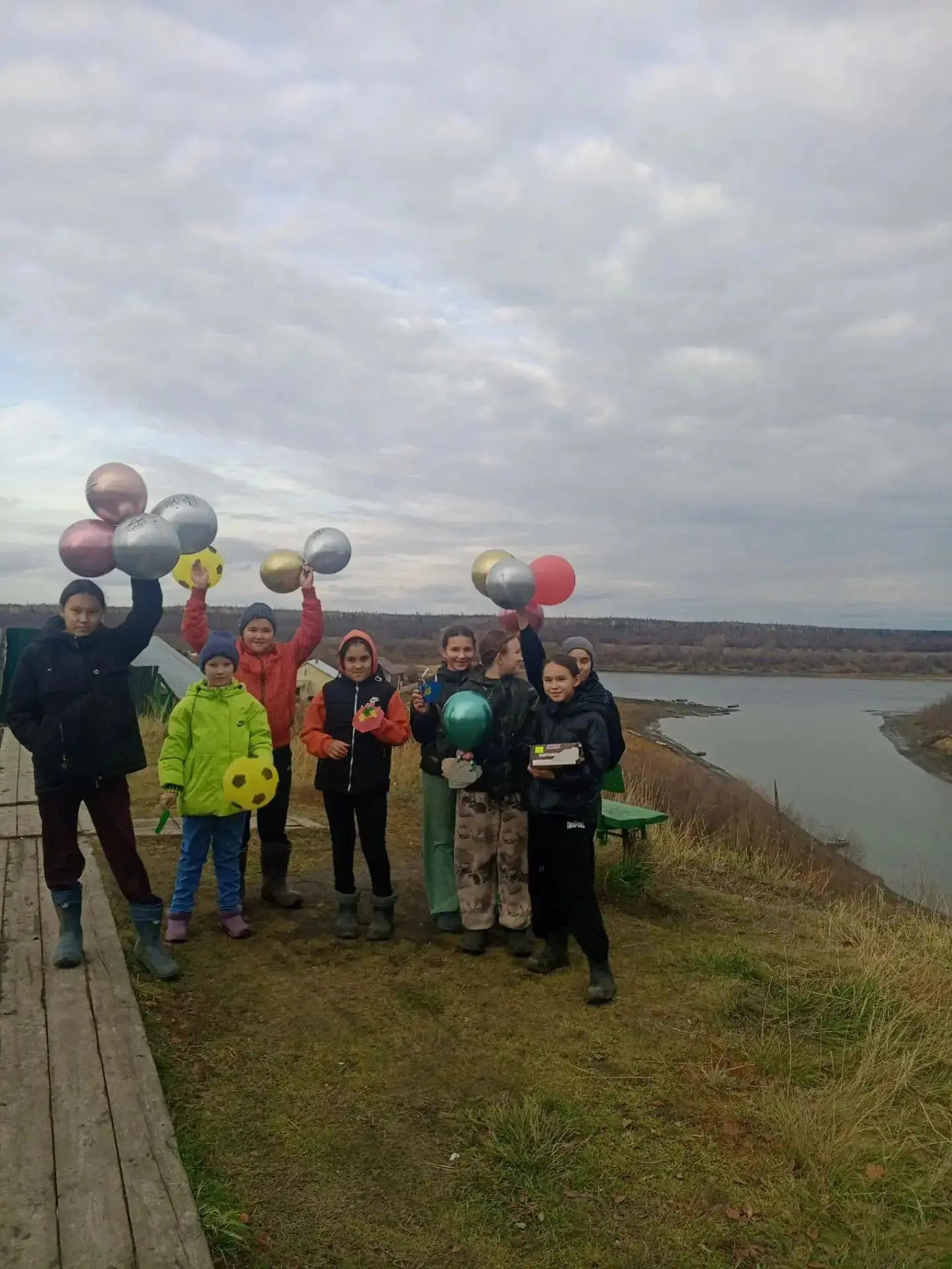 Просто и от души: в Фарково поздравили старшее поколение
