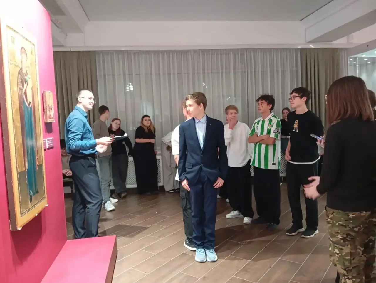 🖼 Культурный выход: 8 классы в художественном музее!