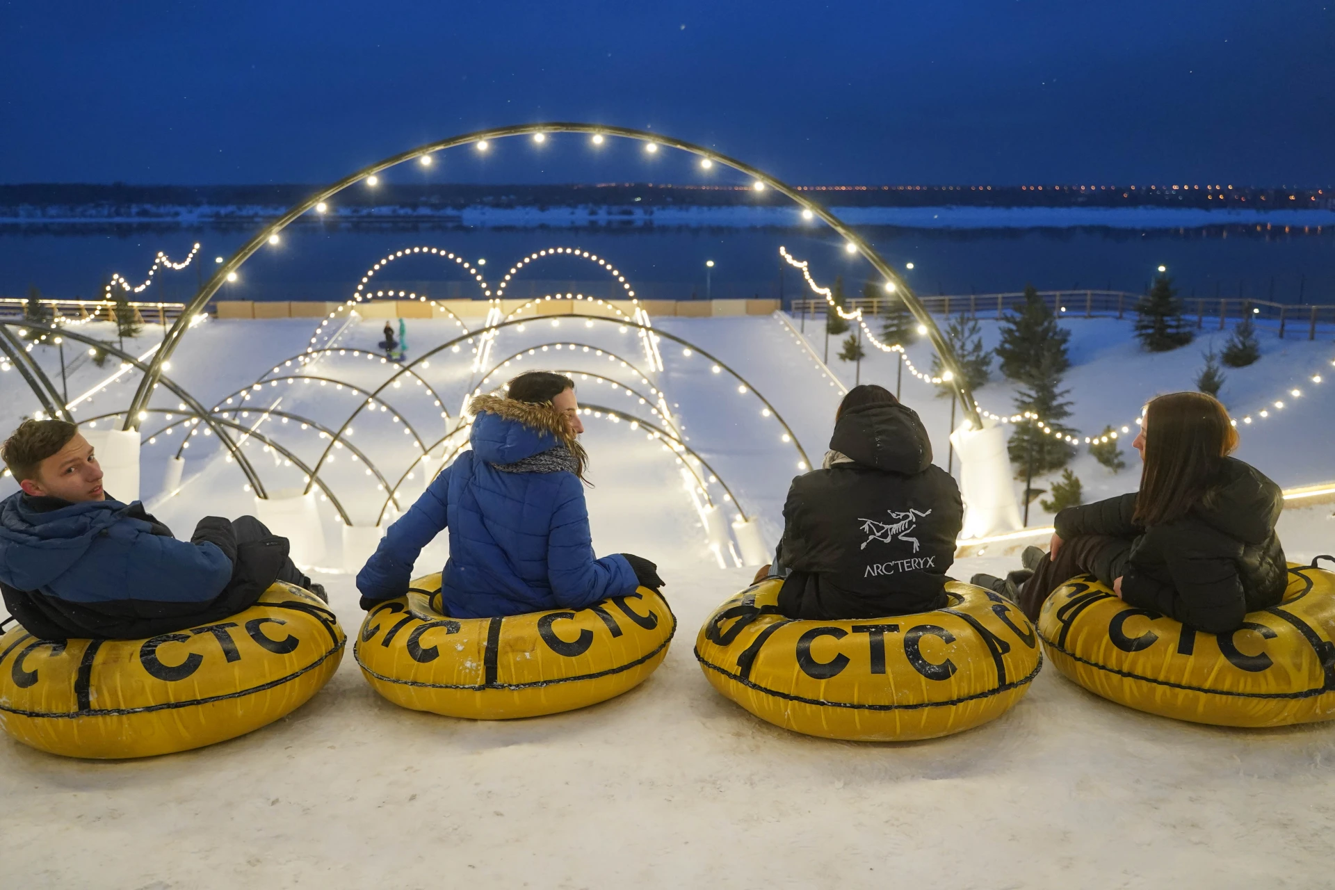 ❄️ Ваш бренд в центре зимней сказки