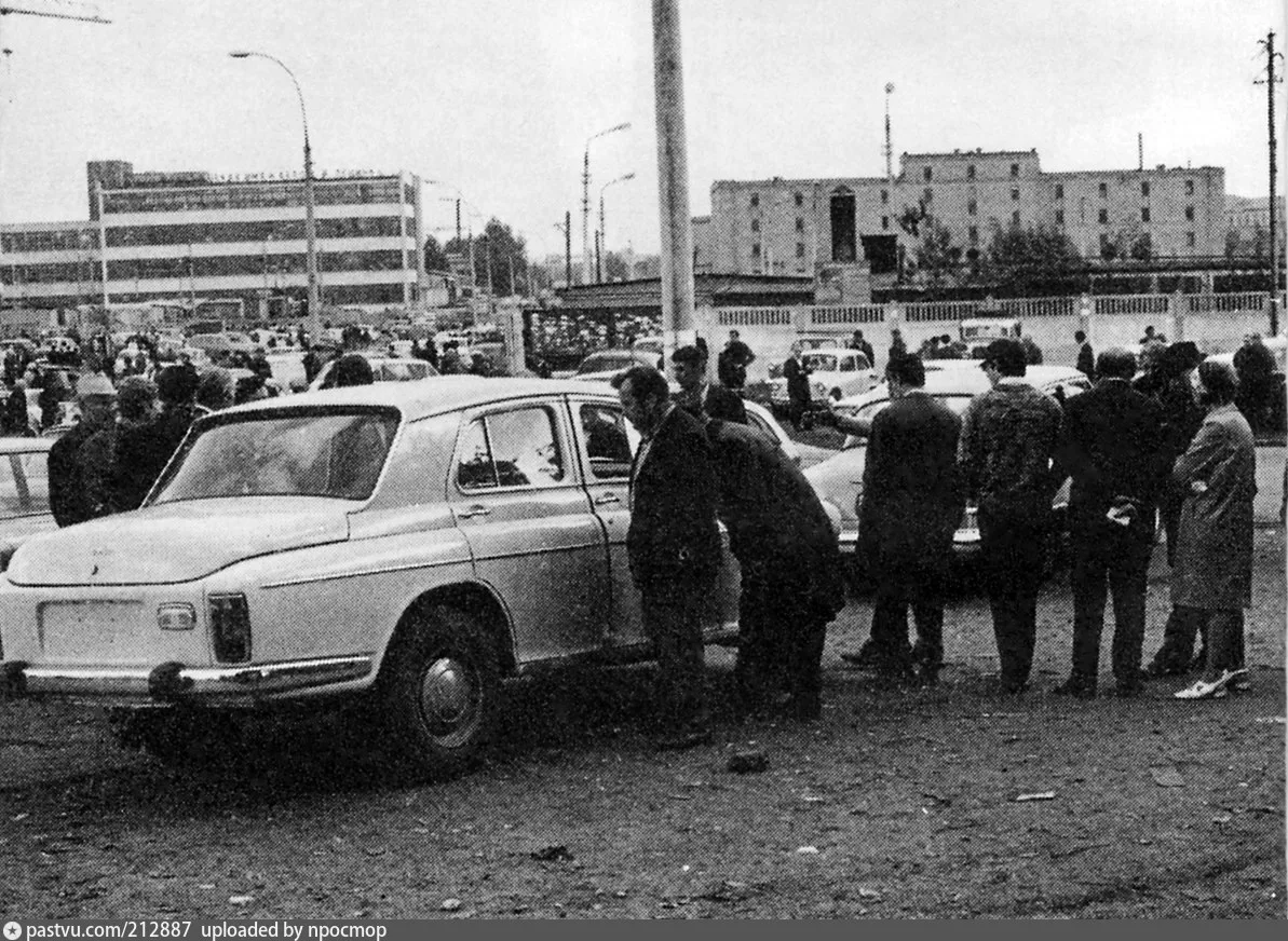 📷 Авторынок в Южном порту