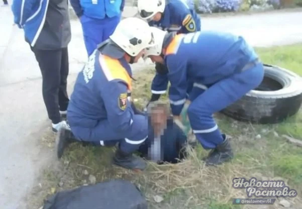 В Ростовской области мужчина провёл почти семь часов в открытом люке
