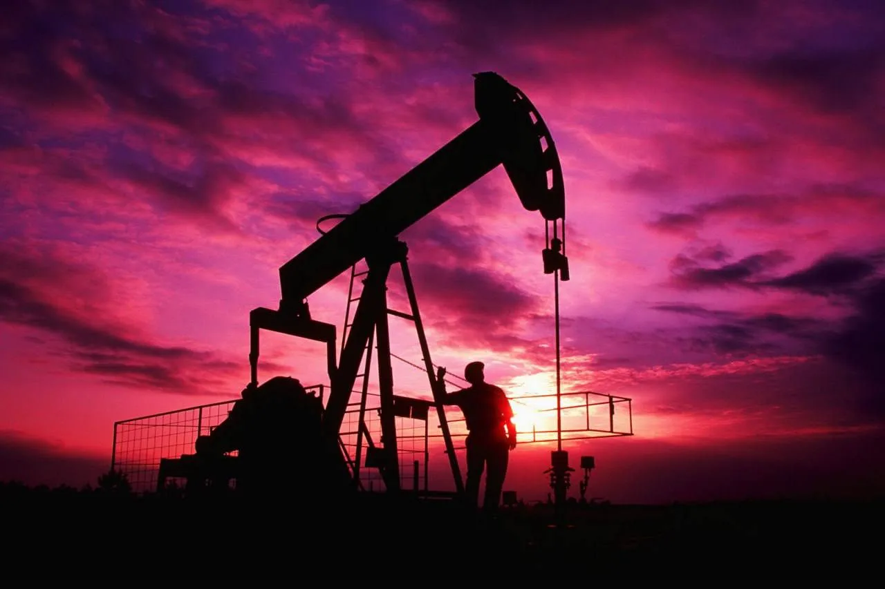 За день на Земле расходуется количество нефти, эквивалентное тому, что формировалось в ...