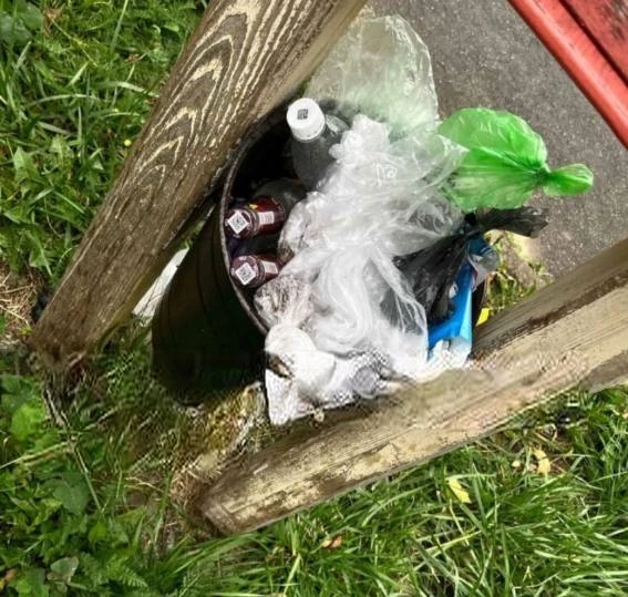 🗑 Мусор разлетается по двору в Южном Бутово